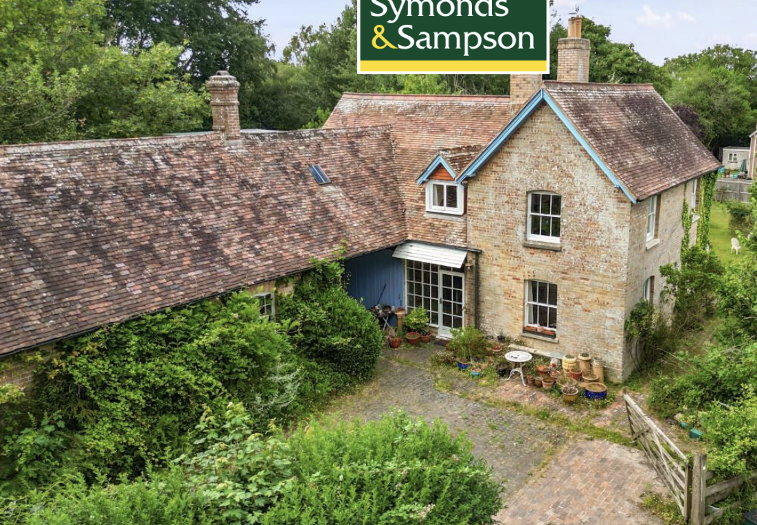 Farmhourse with
                  barns for redevelopment
