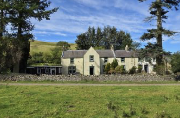 Hunting Lodge for sale