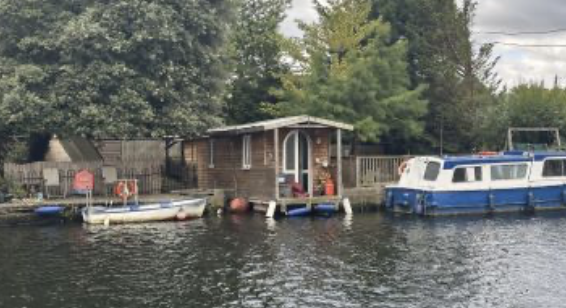 Houseboat, bungalow and mooring for sale